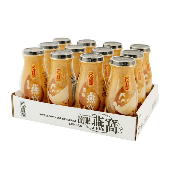 一盘 12 瓶燕窝龙眼饮料,采用奶油设计和传统标签。